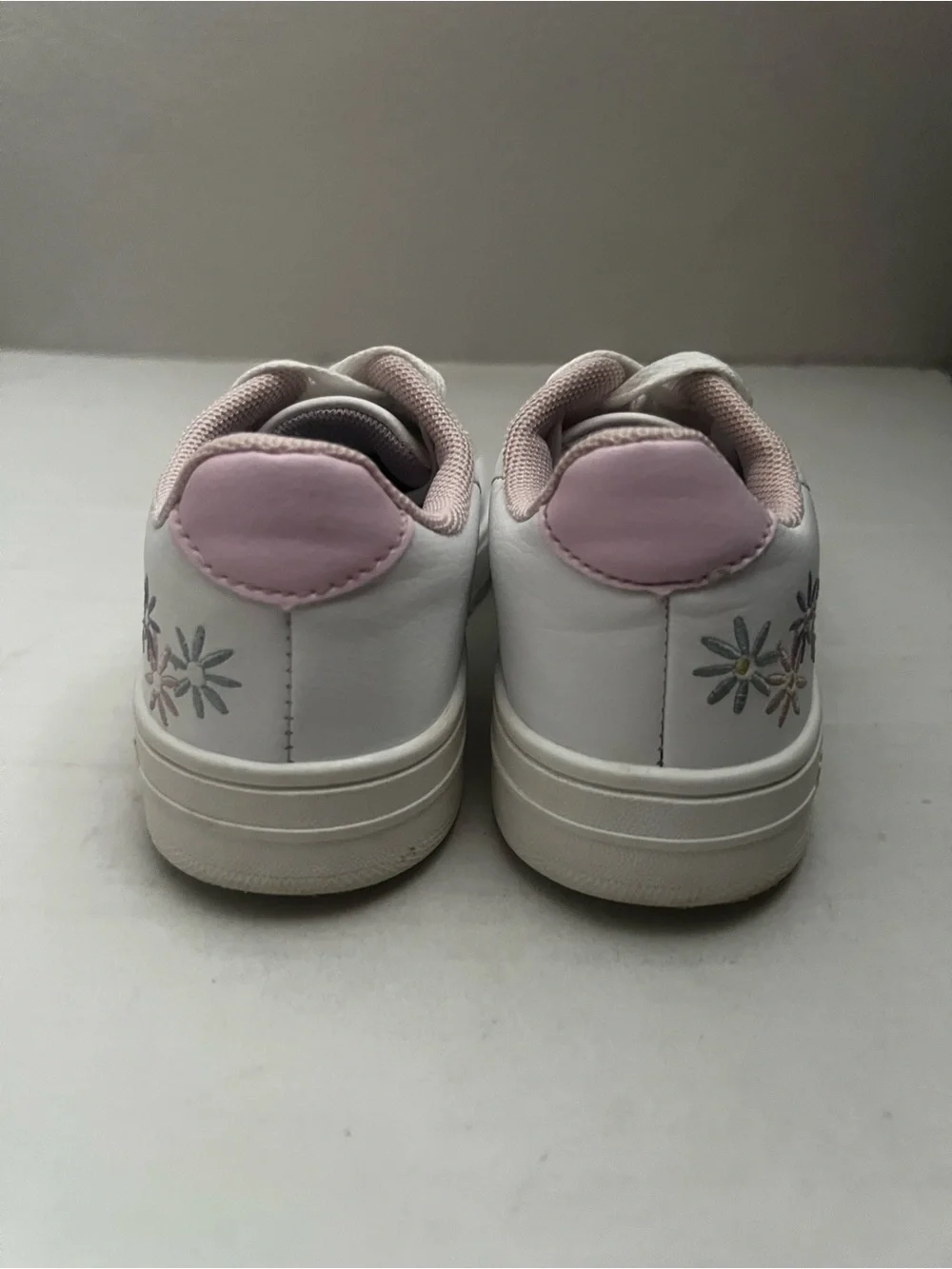 Nautica Kids Embroidered Flowers Sneakers Sz 12 White Pastel Preppy Casual Shoes